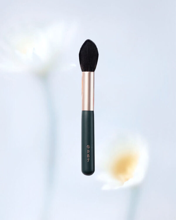 Florasis Soft Blooming Highlighter Brush